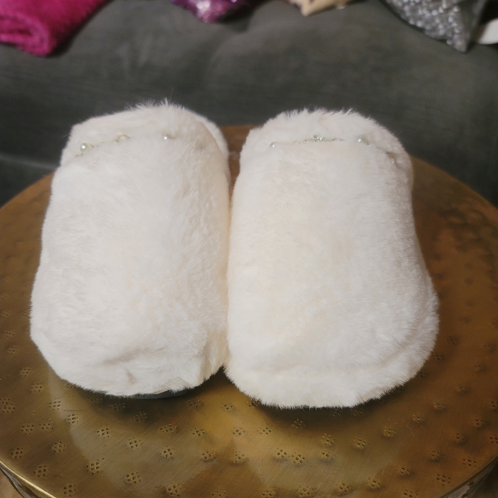White embellished slippers